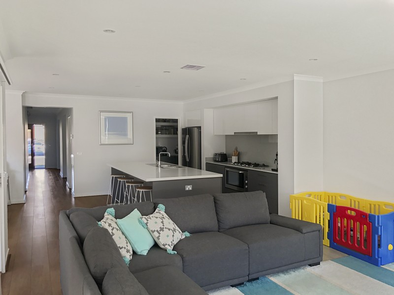 6 Greenslate Street, Clyde North VIC 3978