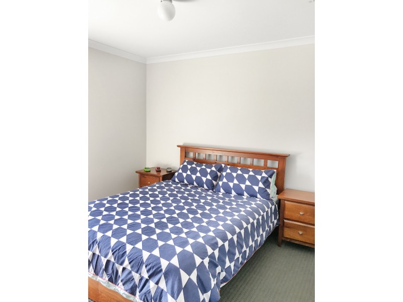 6 Greenslate Street, Clyde North VIC 3978