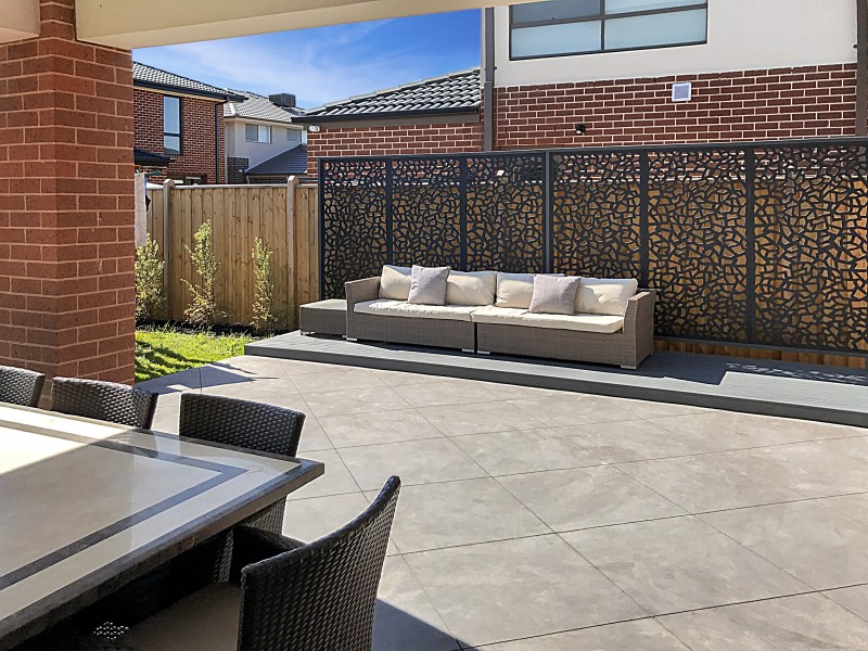 6 Greenslate Street, Clyde North VIC 3978