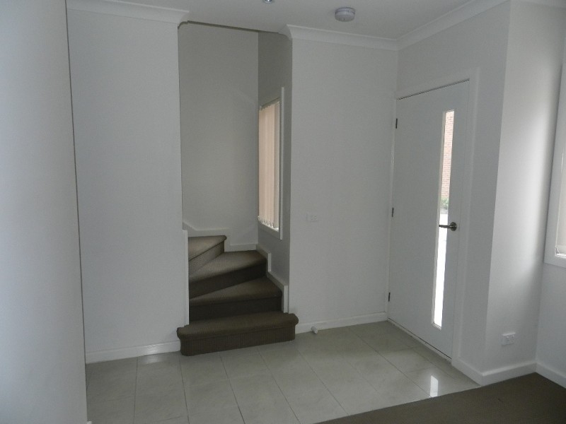 2/73-75 Frawley Road, Hallam VIC 3803