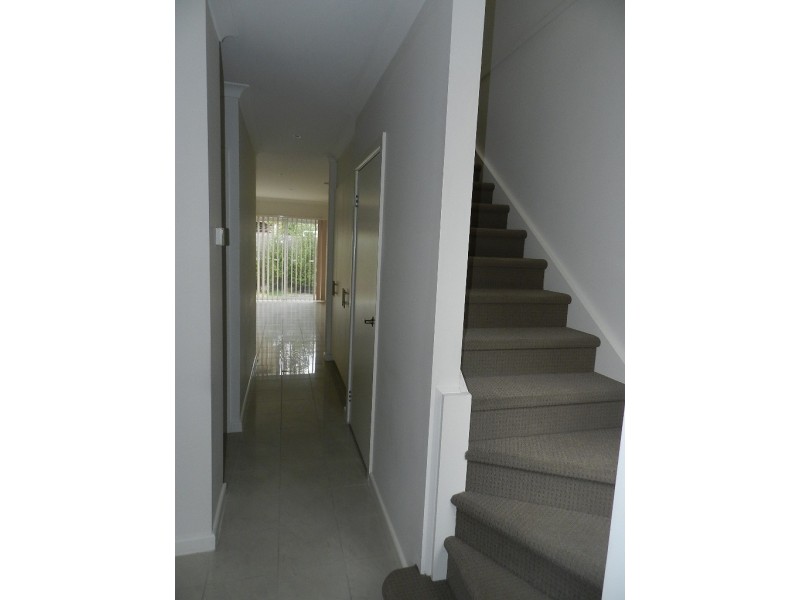 2/73-75 Frawley Road, Hallam VIC 3803