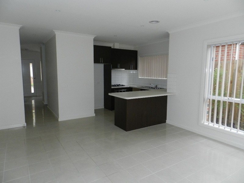 2/73-75 Frawley Road, Hallam VIC 3803