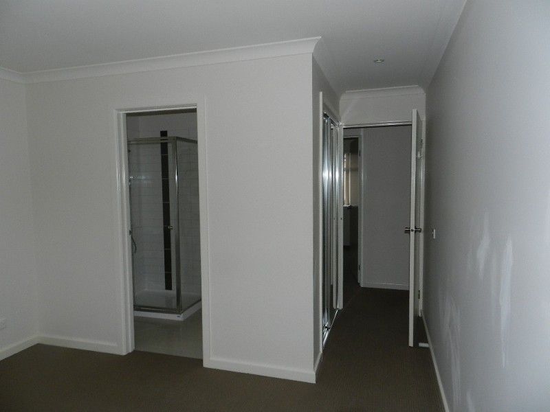 2/73-75 Frawley Road, Hallam VIC 3803