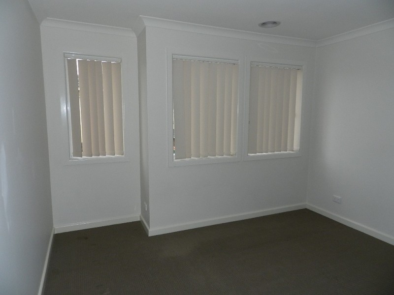 2/73-75 Frawley Road, Hallam VIC 3803