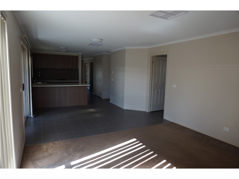 3 Tangelo Terrace, Pakenham VIC 3810