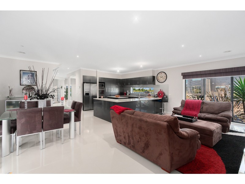 34 The Esplanade, Narre Warren South VIC 3805