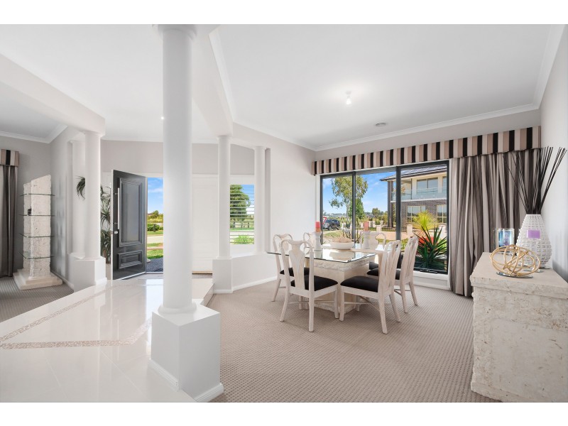 34 The Esplanade, Narre Warren South VIC 3805