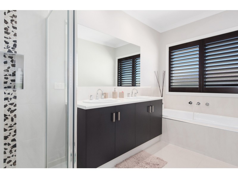 34 The Esplanade, Narre Warren South VIC 3805