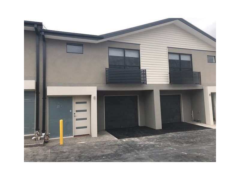 7/10S Godfrey Avenue, Cranbourne East VIC 3977