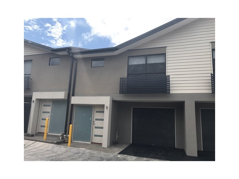 7/10S Godfrey Avenue, Cranbourne East VIC 3977