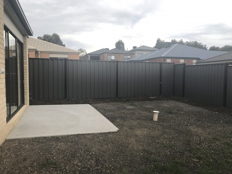 2/39 Windermere Boulevard, Pakenham VIC 3810