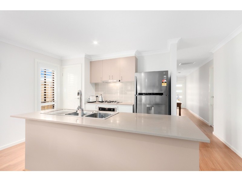 12 Elmtree Crescent, Clyde North VIC 3978