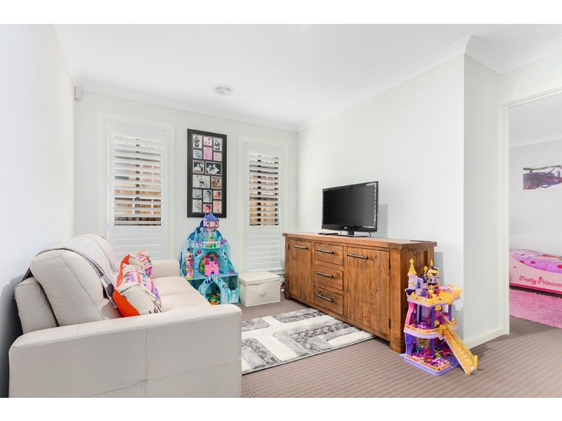 12 Elmtree Crescent, Clyde North VIC 3978