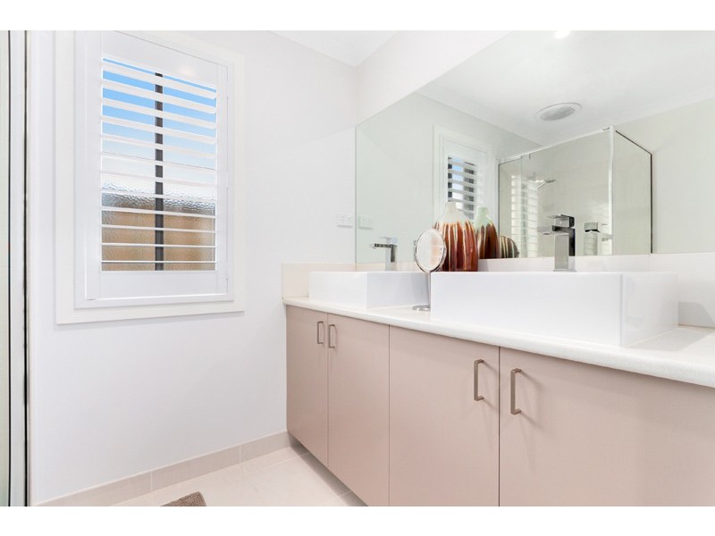 12 Elmtree Crescent, Clyde North VIC 3978