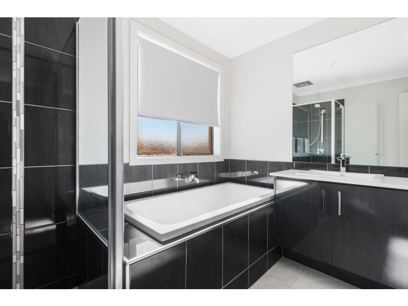 266 Rix Road, Officer VIC 3809