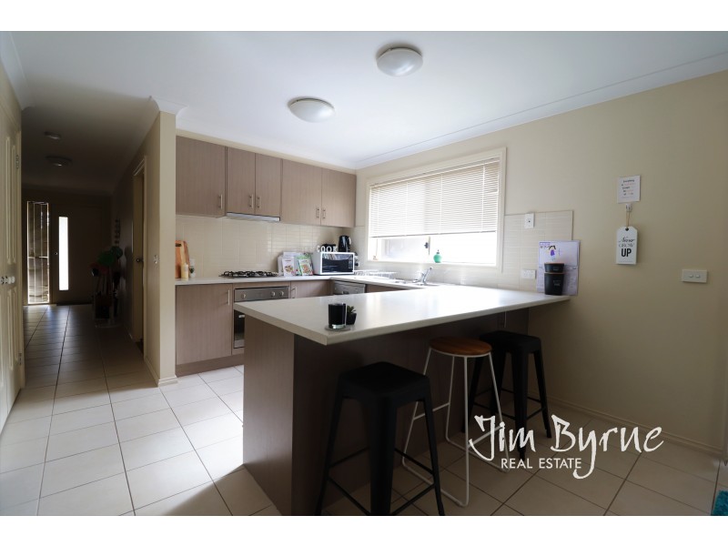 77 Donohue Street, Cranbourne East VIC 3977