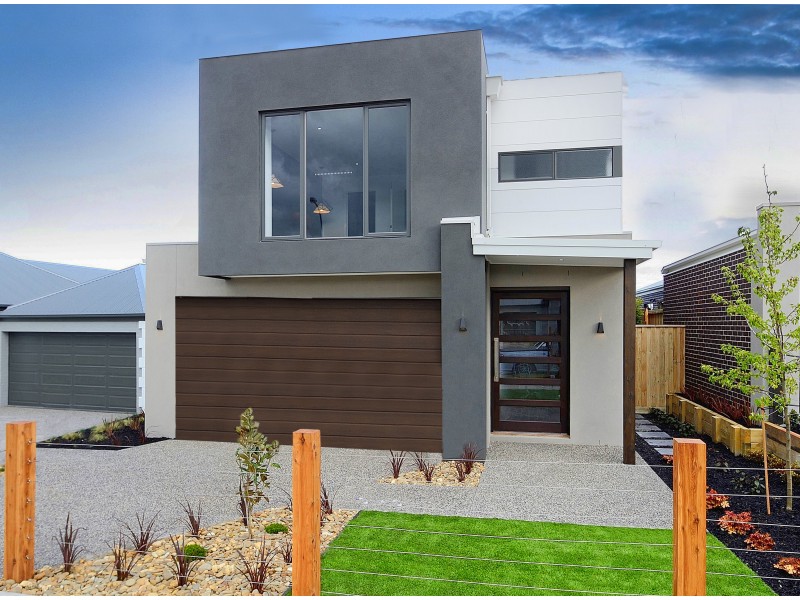 16 Lineham Drive, Cranbourne VIC 3977