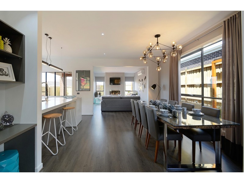 16 Lineham Drive, Cranbourne VIC 3977