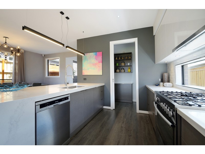 16 Lineham Drive, Cranbourne VIC 3977