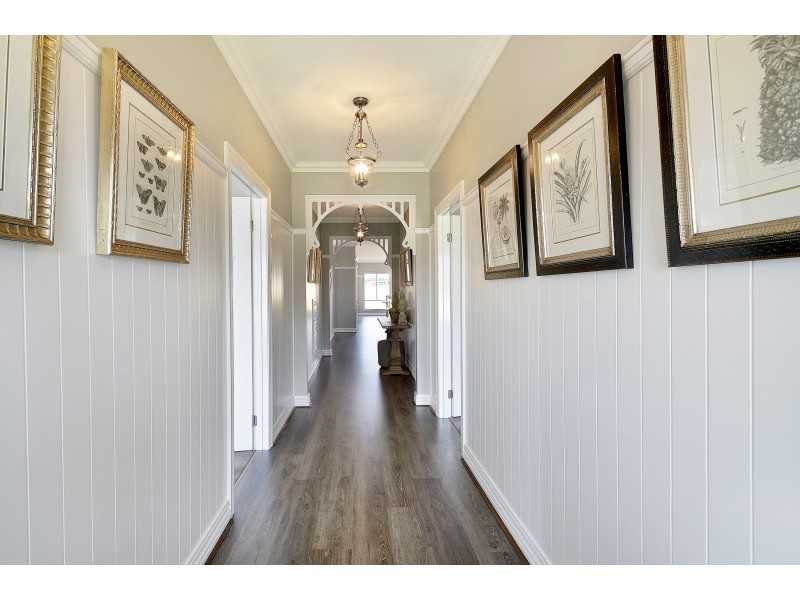 18 Lineham Drive, Cranbourne VIC 3977