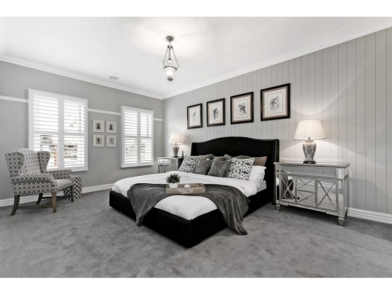 18 Lineham Drive, Cranbourne VIC 3977