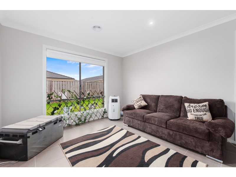 14 Campaspe Street, Clyde North VIC 3978