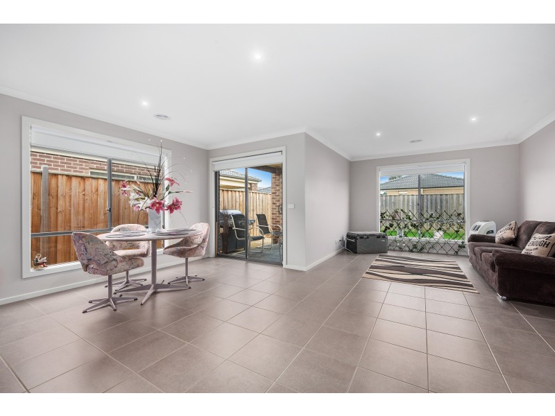 14 Campaspe Street, Clyde North VIC 3978