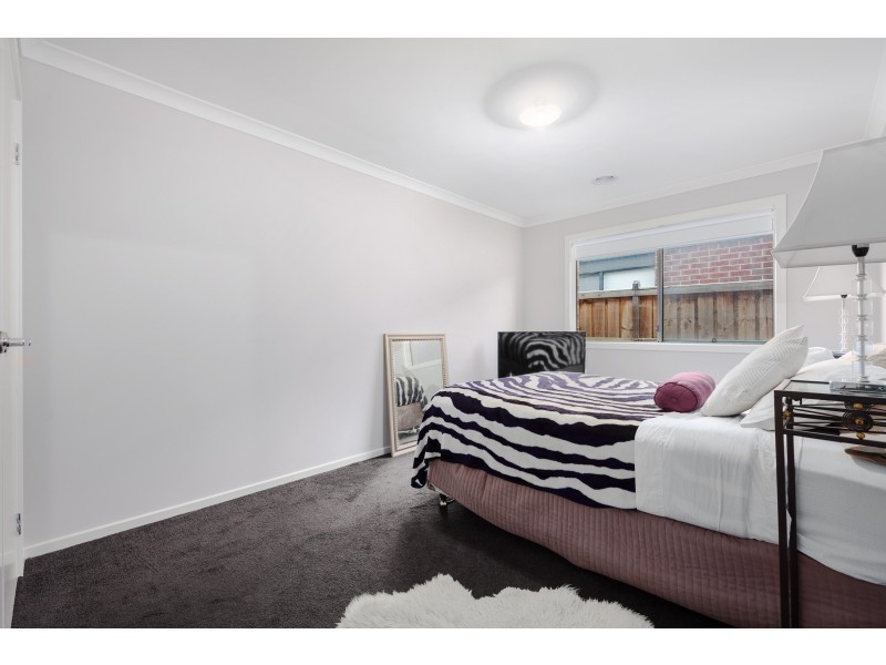 14 Campaspe Street, Clyde North VIC 3978