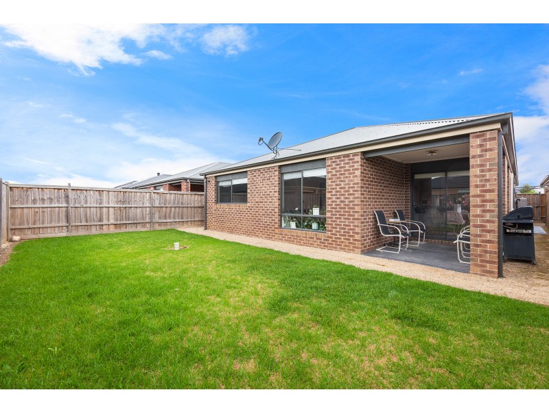 14 Campaspe Street, Clyde North VIC 3978