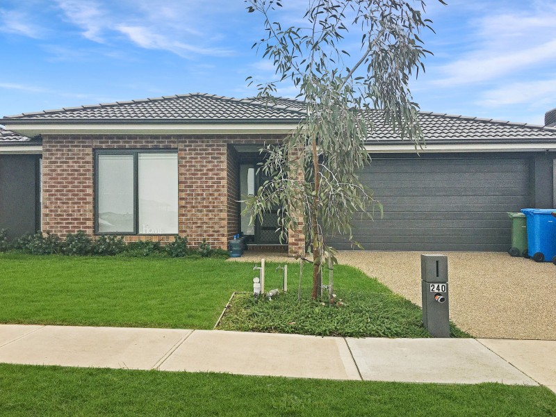 240 Alisma Boulevard, Cranbourne North VIC 3977
