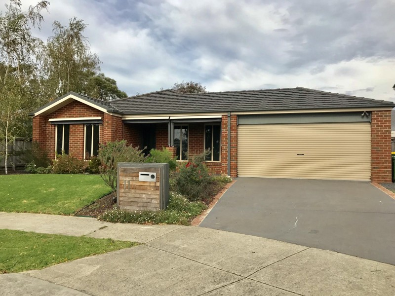 11 Lairds Rise, Garfield VIC 3814