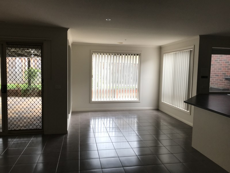 11 Lairds Rise, Garfield VIC 3814