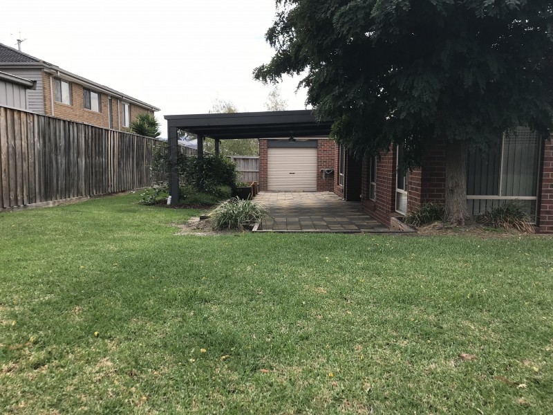 11 Lairds Rise, Garfield VIC 3814