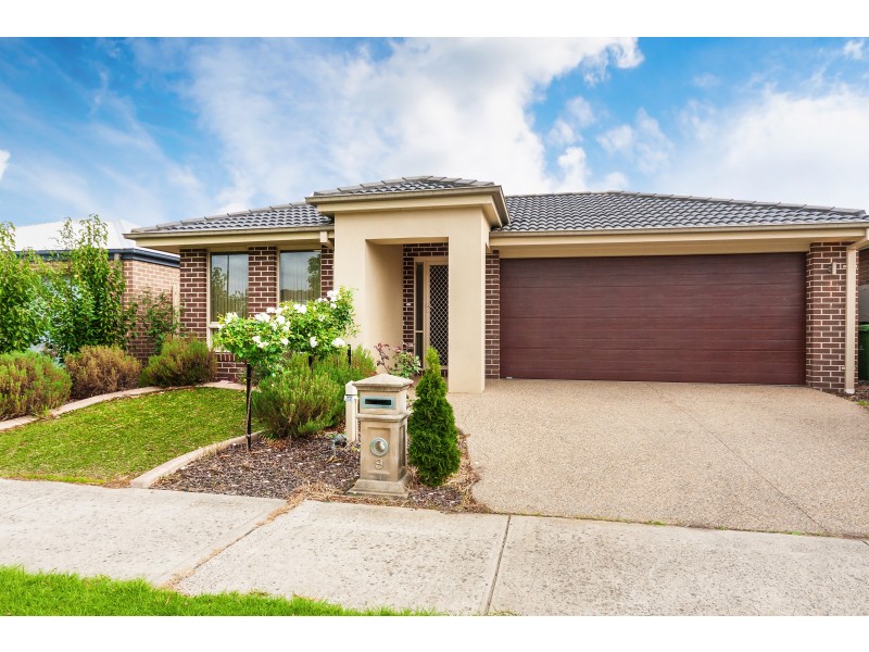 9 Tangelo Terrace, Pakenham VIC 3810
