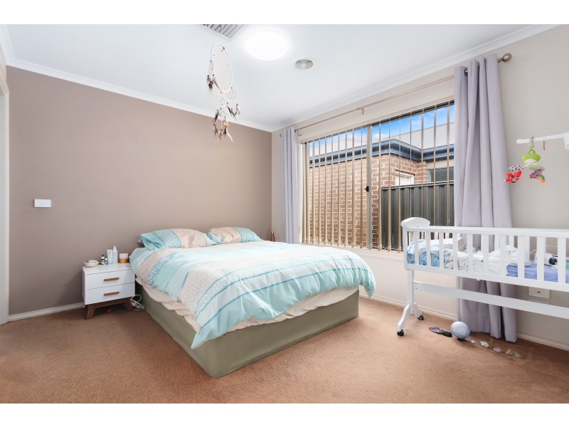 9 Tangelo Terrace, Pakenham VIC 3810