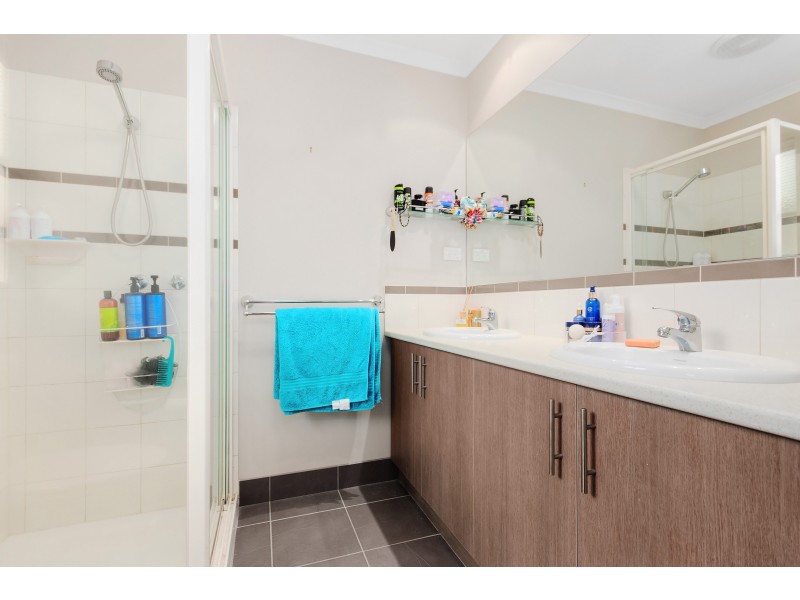 9 Tangelo Terrace, Pakenham VIC 3810