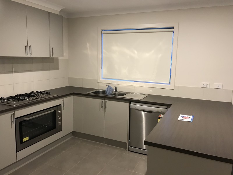 20 Manoora Avenue, Clyde North VIC 3978