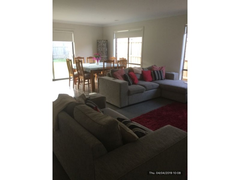 20 Manoora Avenue, Clyde North VIC 3978