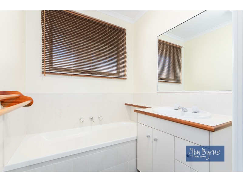 6 Coolabah Grove, Berwick VIC 3806