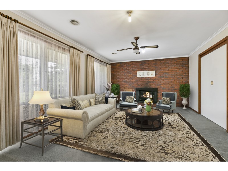 24 Home Road, Nar Nar Goon VIC 3812