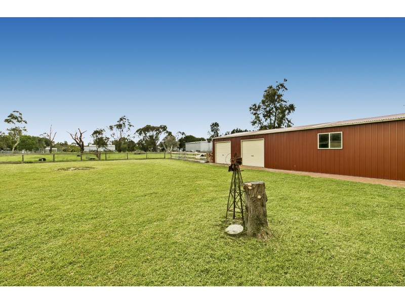 24 Home Road, Nar Nar Goon VIC 3812