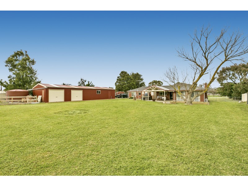 24 Home Road, Nar Nar Goon VIC 3812