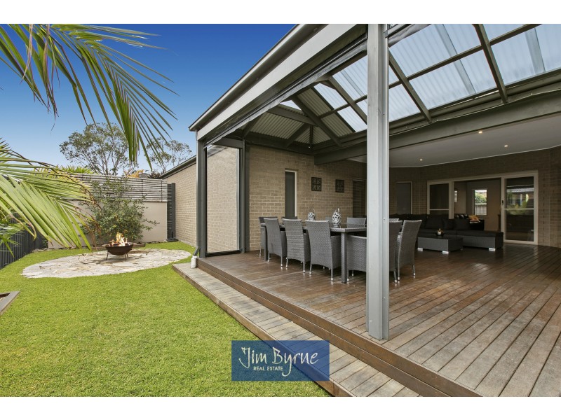 5 Glover Close, Pakenham VIC 3810