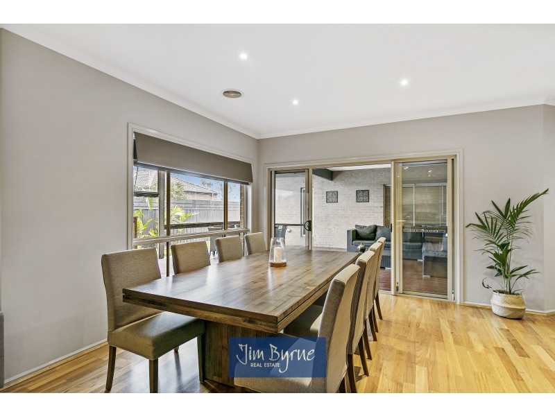 5 Glover Close, Pakenham VIC 3810