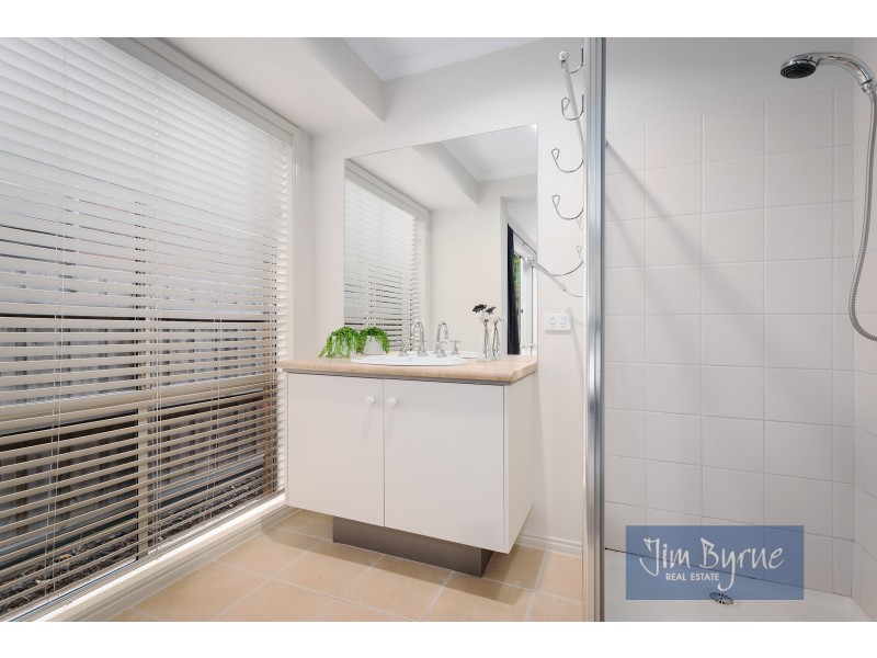 49 McCubbin Way, Berwick VIC 3806