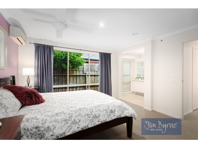 49 McCubbin Way, Berwick VIC 3806