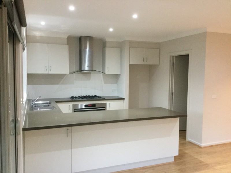 33 Lincoln Avenue, Officer VIC 3809