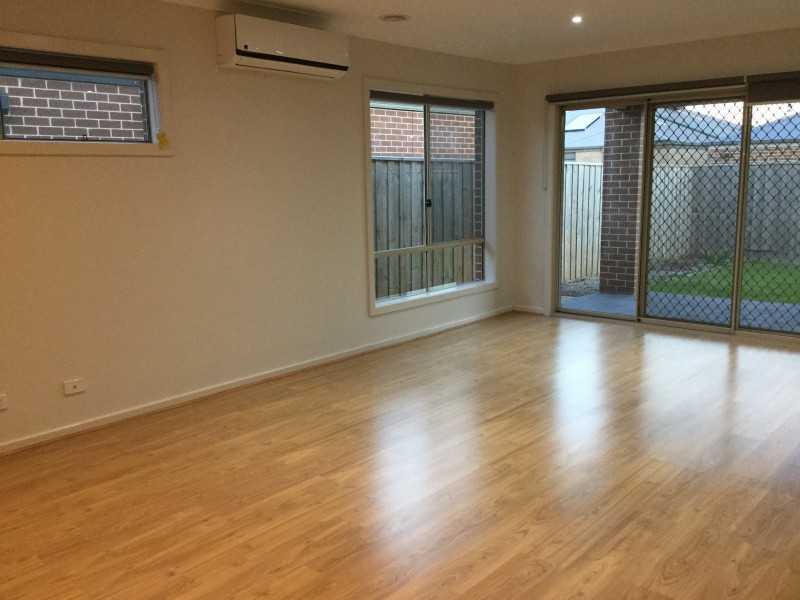 33 Lincoln Avenue, Officer VIC 3809