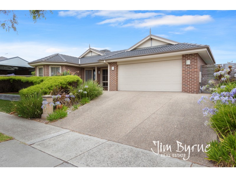 4 Atkinson Drive, Berwick VIC 3806