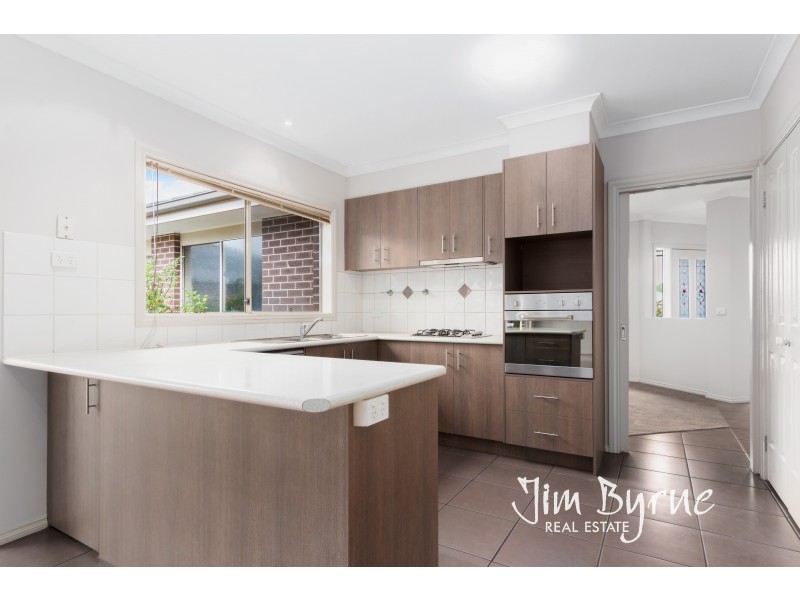 4 Atkinson Drive, Berwick VIC 3806